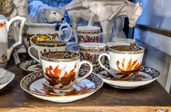 SZTUKA UŻYTKOWA - Porcelana, ceramika i gips.                            Tu zamieszczamy zdjęcia wszystkich obiektów wystawionych w galerii Lapidarium na Starym Mieście w Warszawie. Ciekawsze  pozycje wystawiamy w sklepie internetowym oraz  Allegro i Ebay.