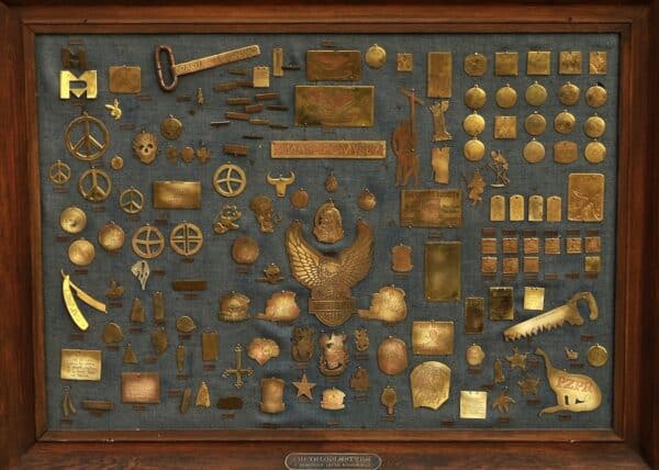 AMULETY I SYMBOLE - Wszystkie amulety magiczne z Pracowni Mistrza Kilińskiego w Warszawie - DOM MAGII. Tu zamieszczamy zdjęcia wszystkich obiektów wystawionych w galerii Lapidarium na Starym Mieście w Warszawie. Ciekawsze  pozycje wystawiamy w sklepie internetowym oraz  Allegro i Ebay.