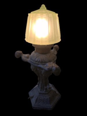 Żeliwna lampa stojaca z pocz.XX w. USA