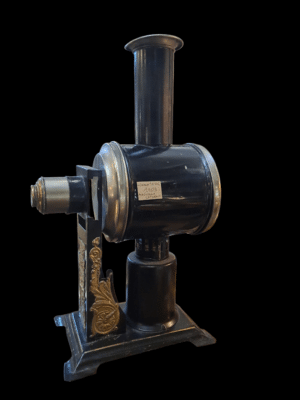 Laterna magica - urządzenie do projekcji fotografii z XIX w.