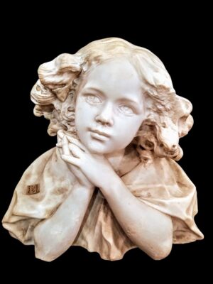 Głowa dziewczynki rzezbiona w alabastrze , Włochy Ip. XX w.