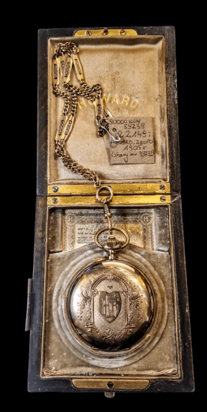 Złoty zegarek kieszonkowy produkcji USA .