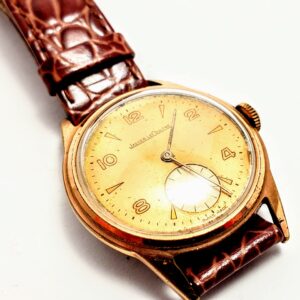 Zegarek naręczny marki Jaeger-LeCoultre w stalowej kopercie z oryginalnym mechanizmem z XX wieku.