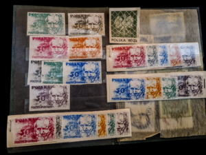 Znaczek pocztowy podziemnej Solidarności z portretem papieża Jana Pawła II, wydany około 1980 roku.