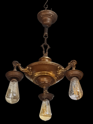 Antyczna amerykańska lampa sufitowa z mosiądzu z początku XX wieku, okres elektryfikacji