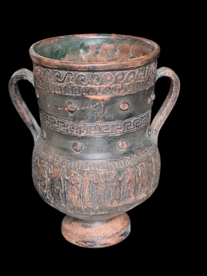 Ceramiczna kopia starożytnej greckiej wazy z XX wieku na tle neutralnym.