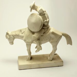 Biała ceramiczna figurka Don Kichota na koniu, sygnowana Robj Paris, styl modernistyczny