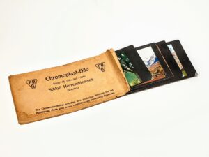 Komplet oryginalnych stereoskopowych fotografii 3D z Niemiec z XIX wieku na ciemnym tle