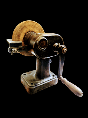 Oryginalna metalowa ostrzałka do szabli niemieckiej z okresu I wojny światowej