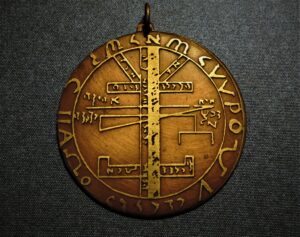 Pieczęć Salomona - amulet alchemiczny z mosiądzu i miedzi z pracowni Mistrza Kilińskiego