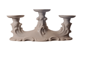 Porcelanowy trójramienny świecznik, Niemcy XX w., złocenia, antyk