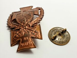 Srebrna odznaka Krzyż za męstwo 9 Dywizji Piechoty II RP, sygnowana Lipczyński, numer 46