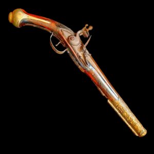 Pruski pistolet husarski Model 1731 z Poczdamu - widok z boku, drewniana kolba i mosiężne okucia